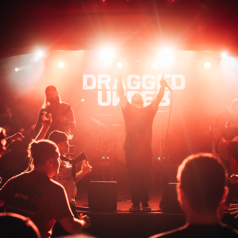 046_DRAGGED-UNDER_Futurum_9.-4.-2023